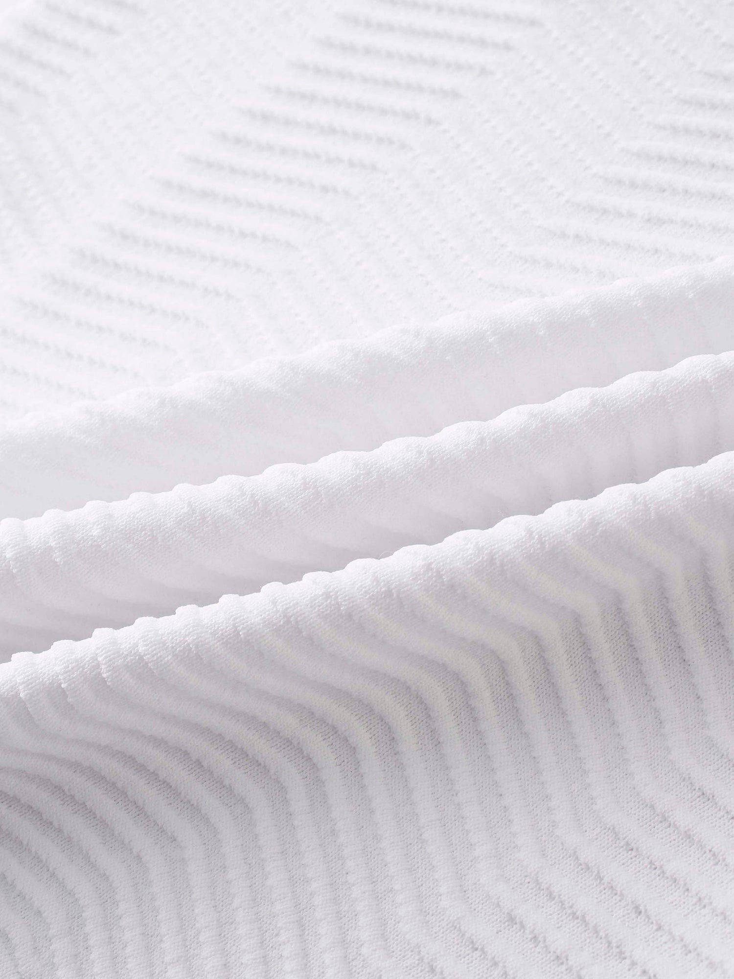 Scallop Edge Collar Sweater-White