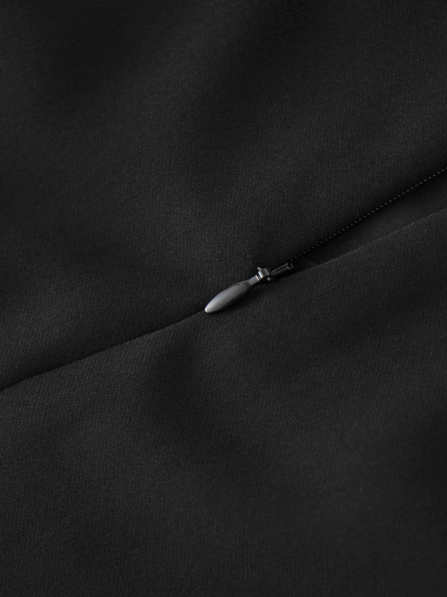 Side Pleat A-Line Short Skirt-Black