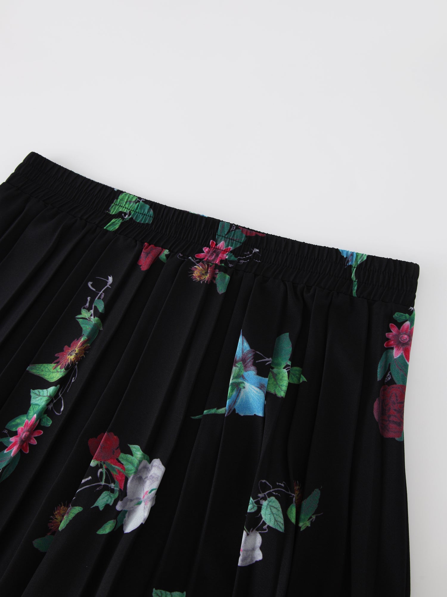 Covered Band Pleated Skirt 37&quot;-Floral Bunch