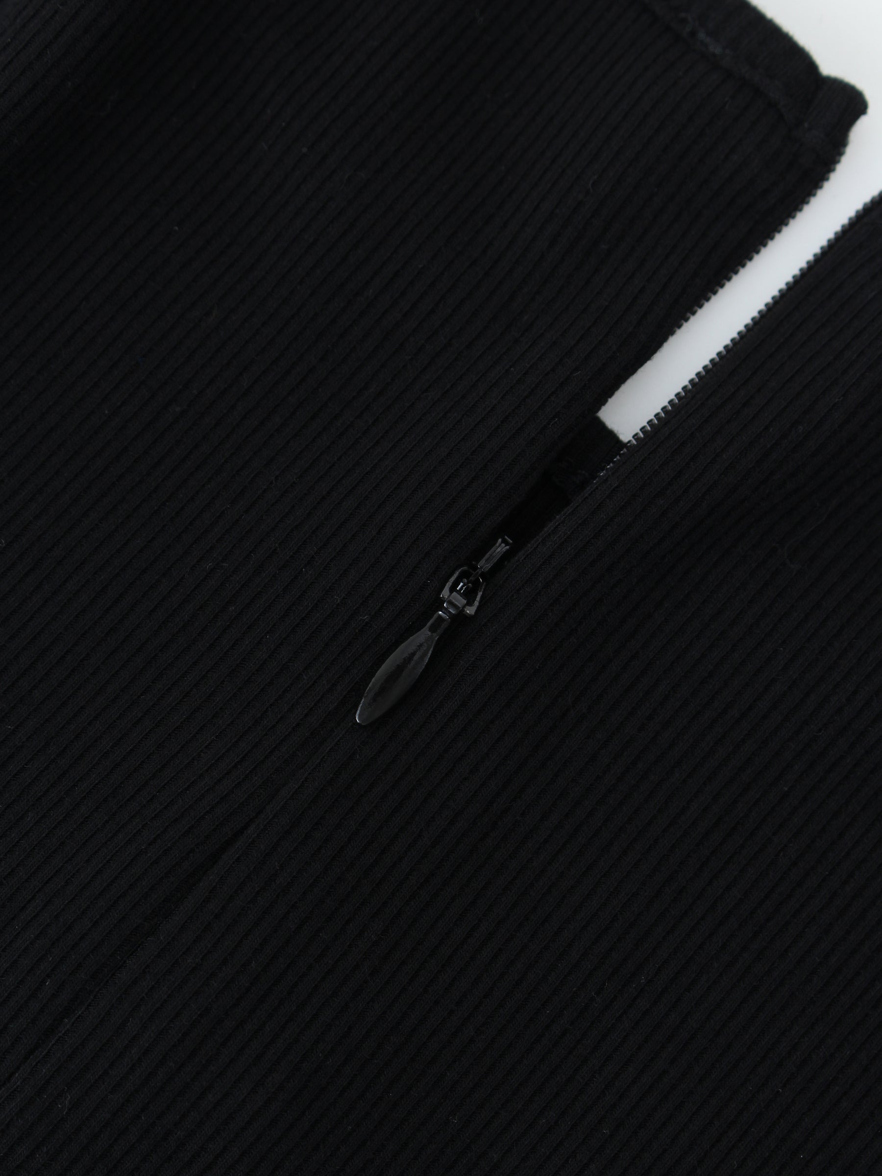 Vestido de canalé con cordón-Negro