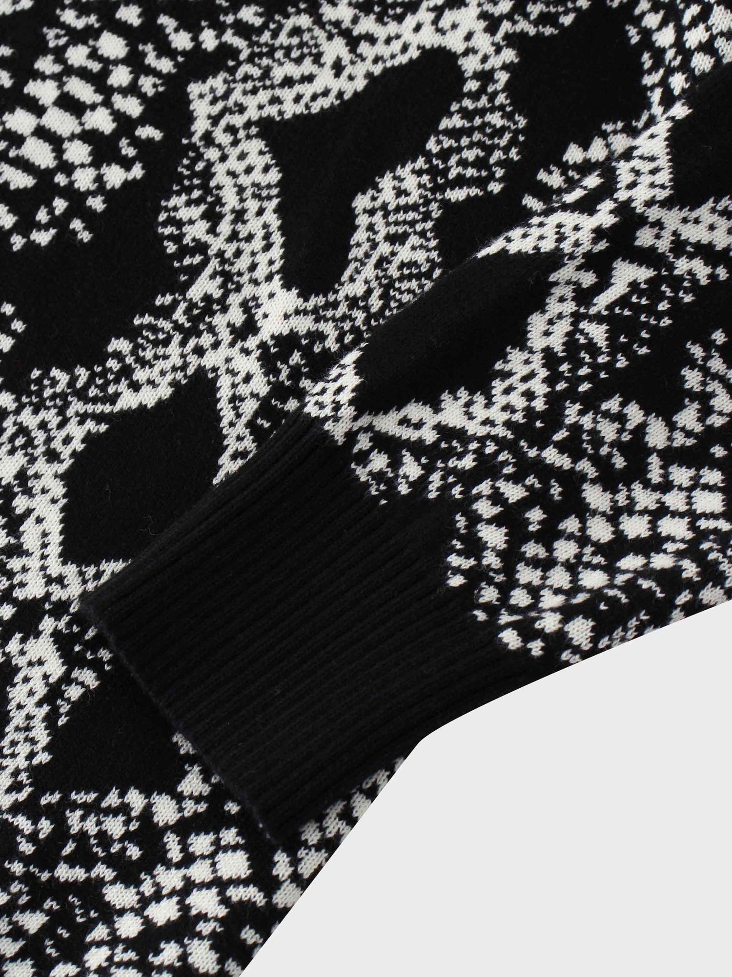 Reptile Print Sweater-Black/White