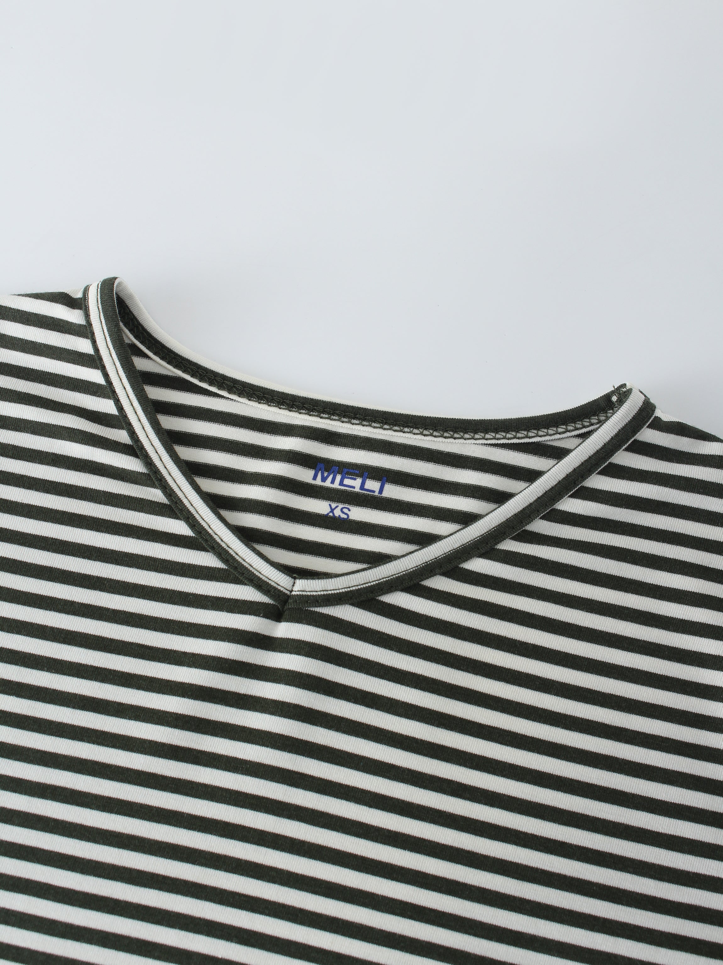 Thin Stripe High V Tee-Black/White