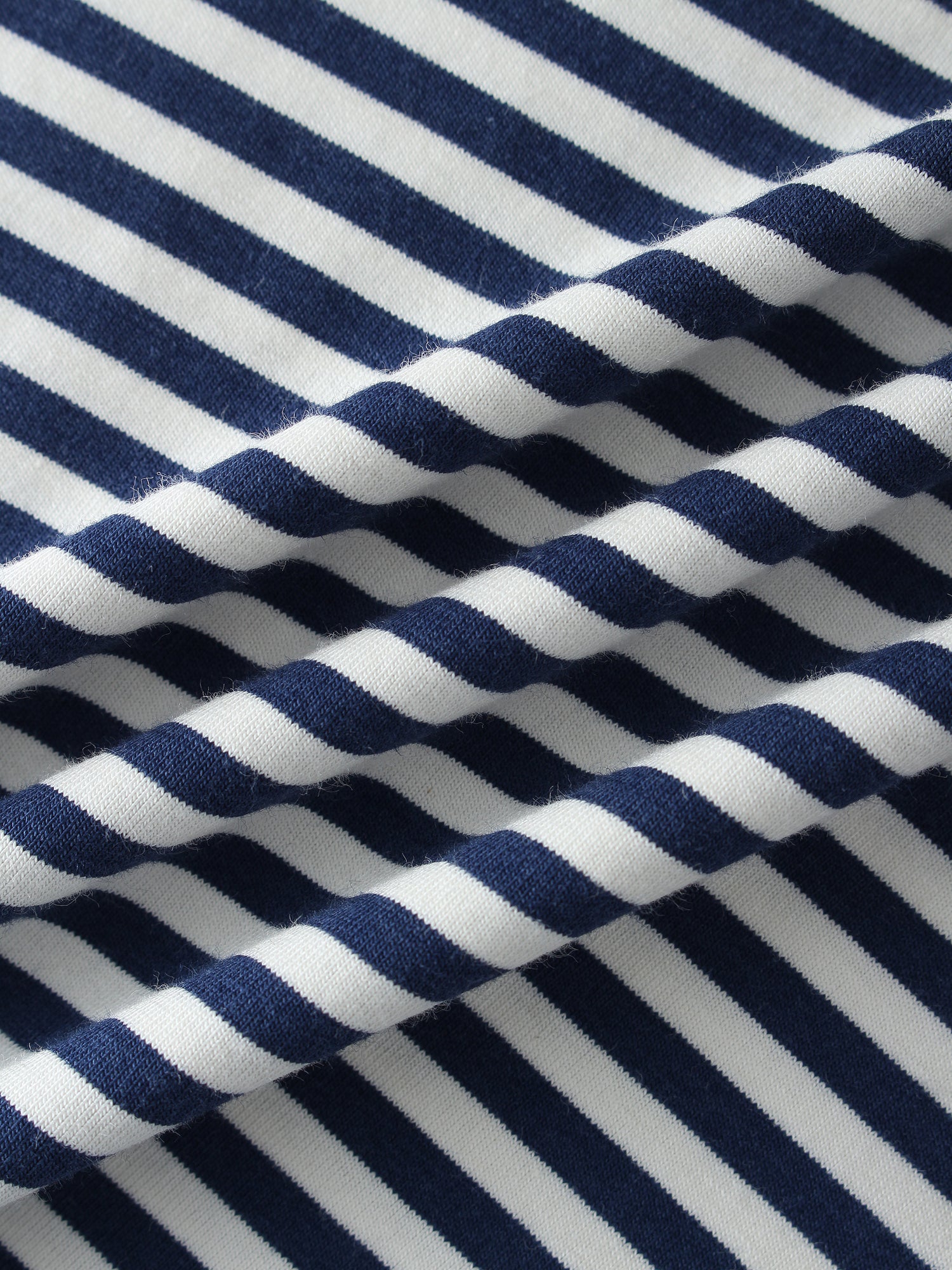 Camiseta Thin Stripe High V-Crema/Azul marino