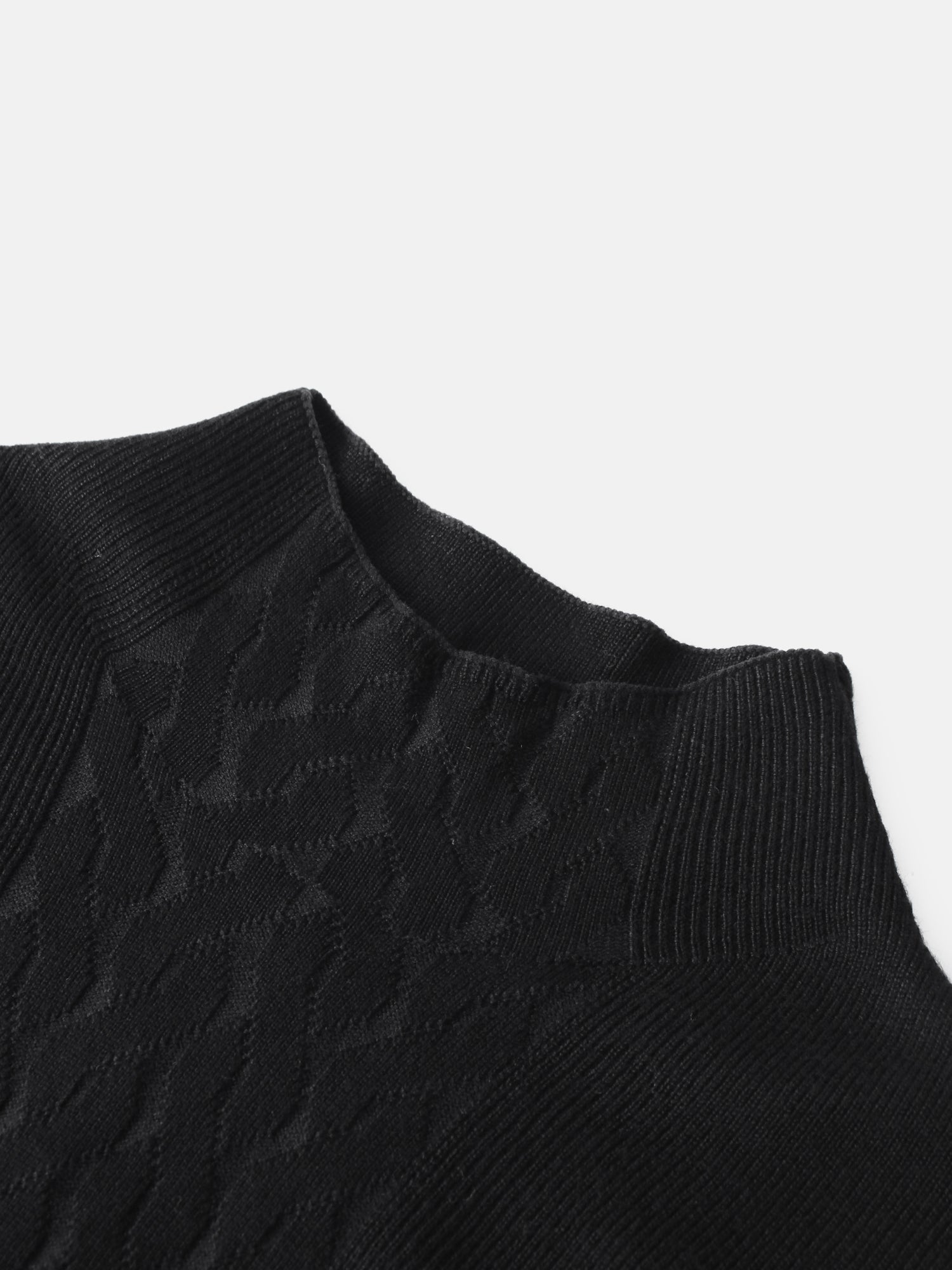 Thin Knit Center Cable Sweater - Black