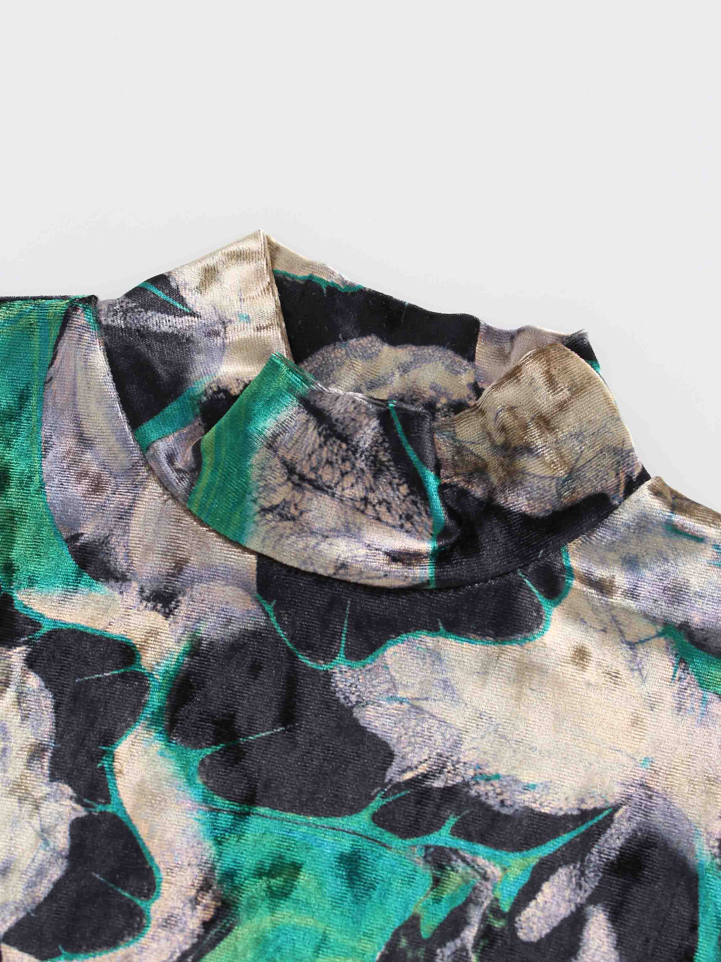 Velour Printed Turtleneck-Green Floral