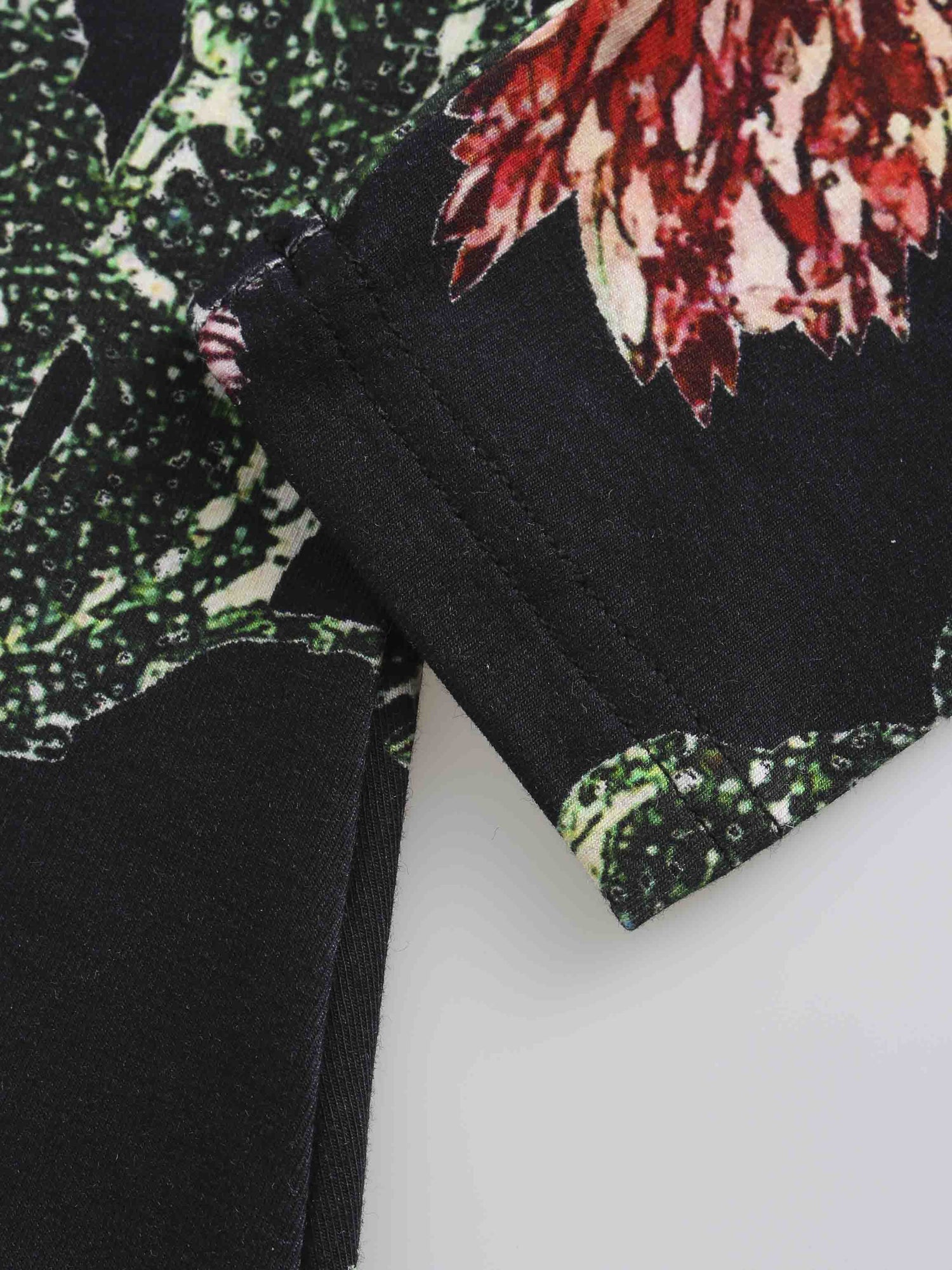 Printed Modal Tee-Oscar Floral Black