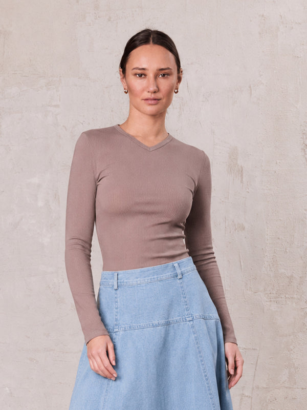 BASIC HIGH V TEE LS-DUSTY MAUVE