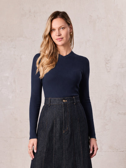 BASIC HIGH V TEE LS-NAVY