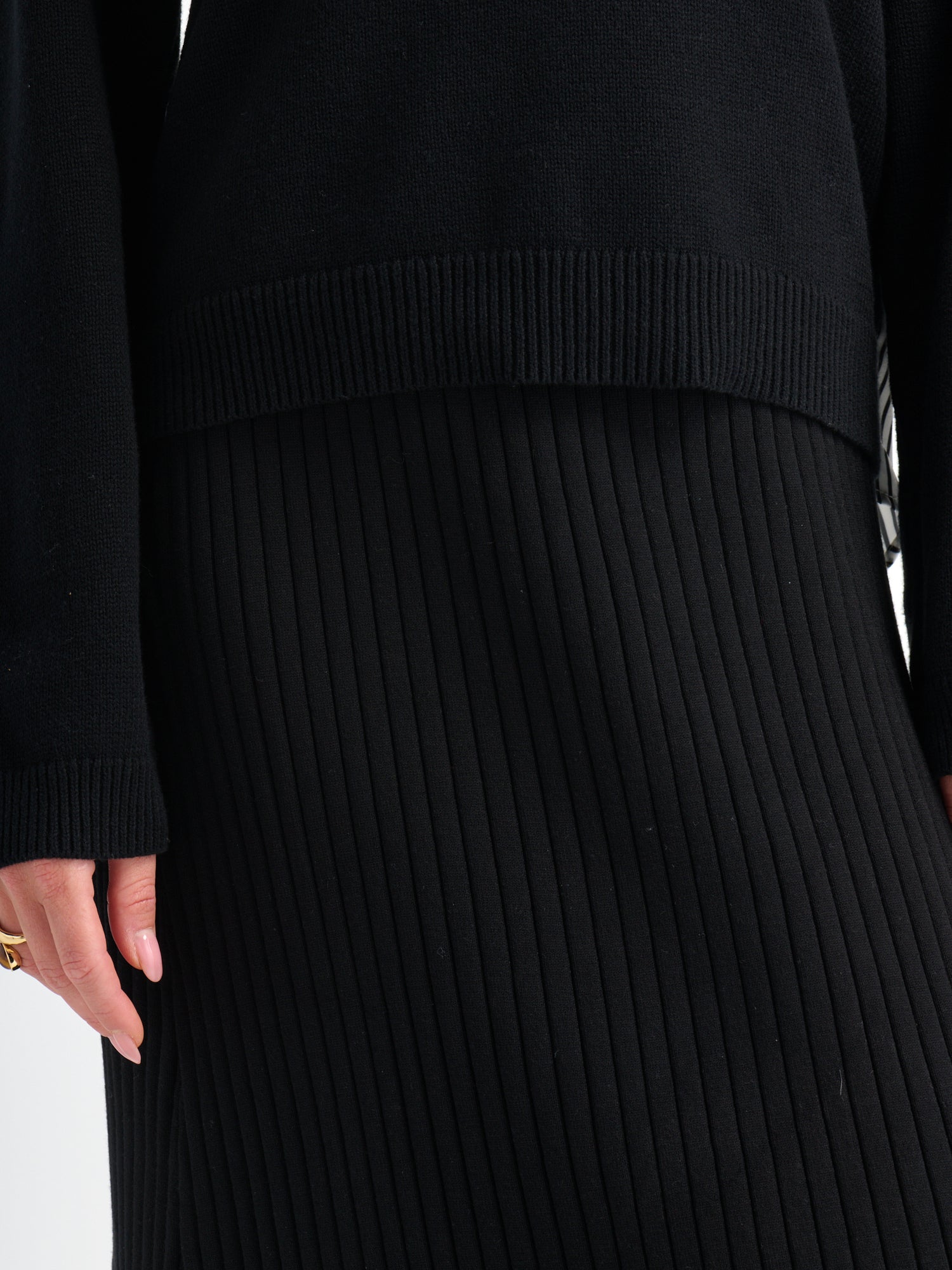 Ribbed Knit Maxi Skirt - Black