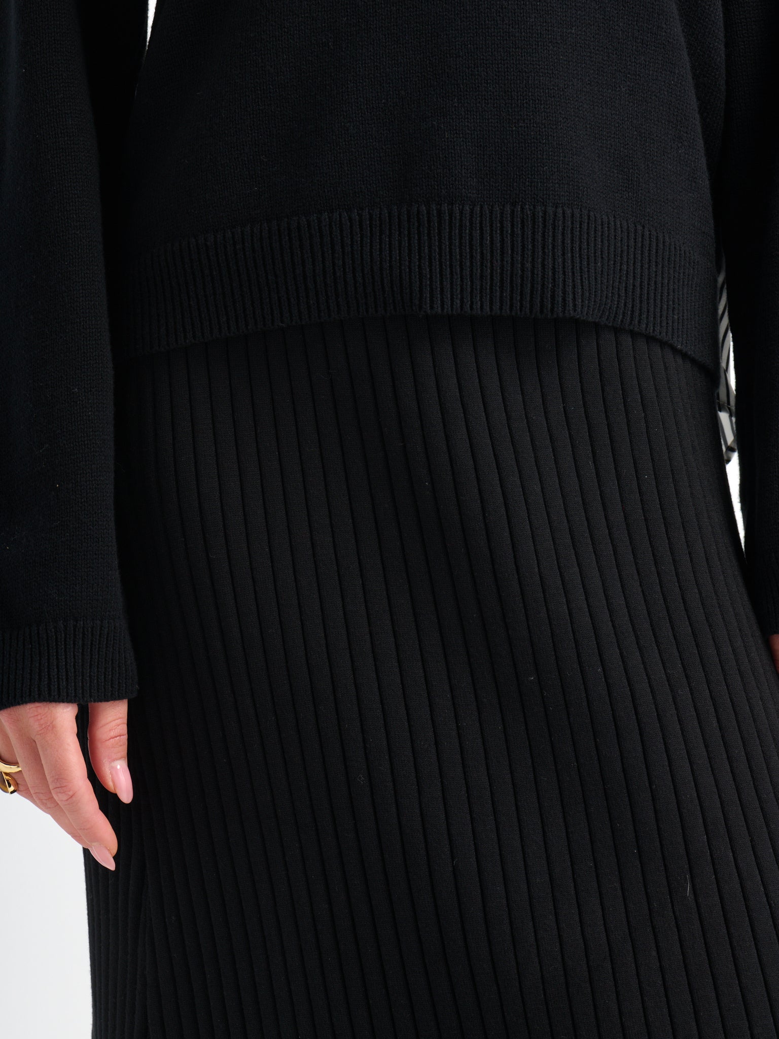 Ribbed Knit Maxi Skirt - Black