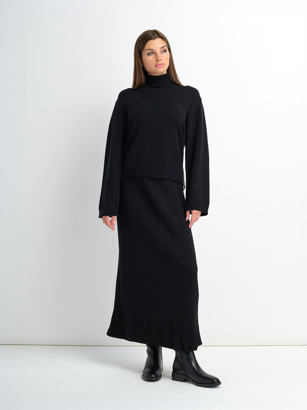 Ribbed Knit Maxi Skirt - Black