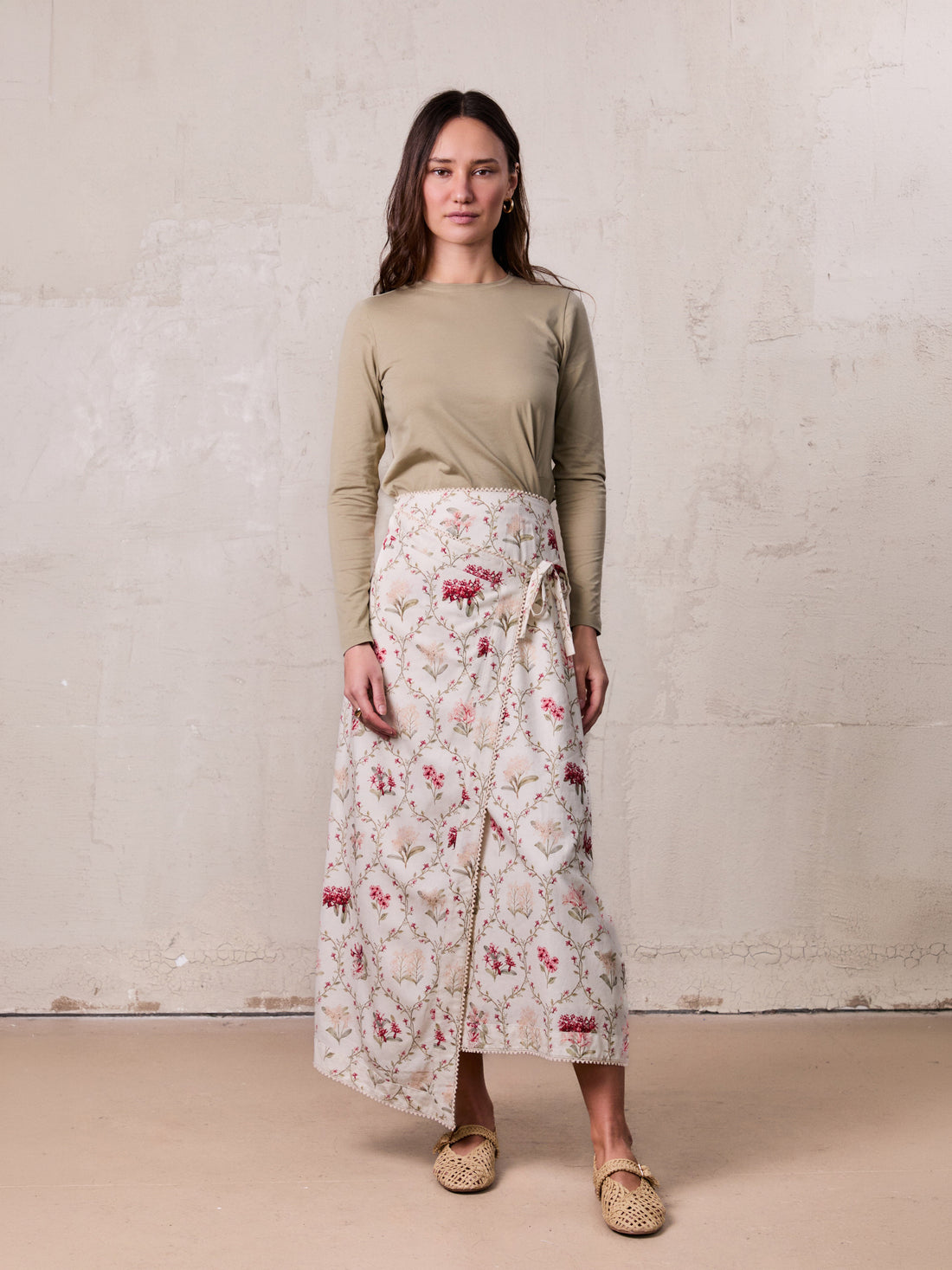 Mock Wrap Edged Detail Skirt-Floral Vines
