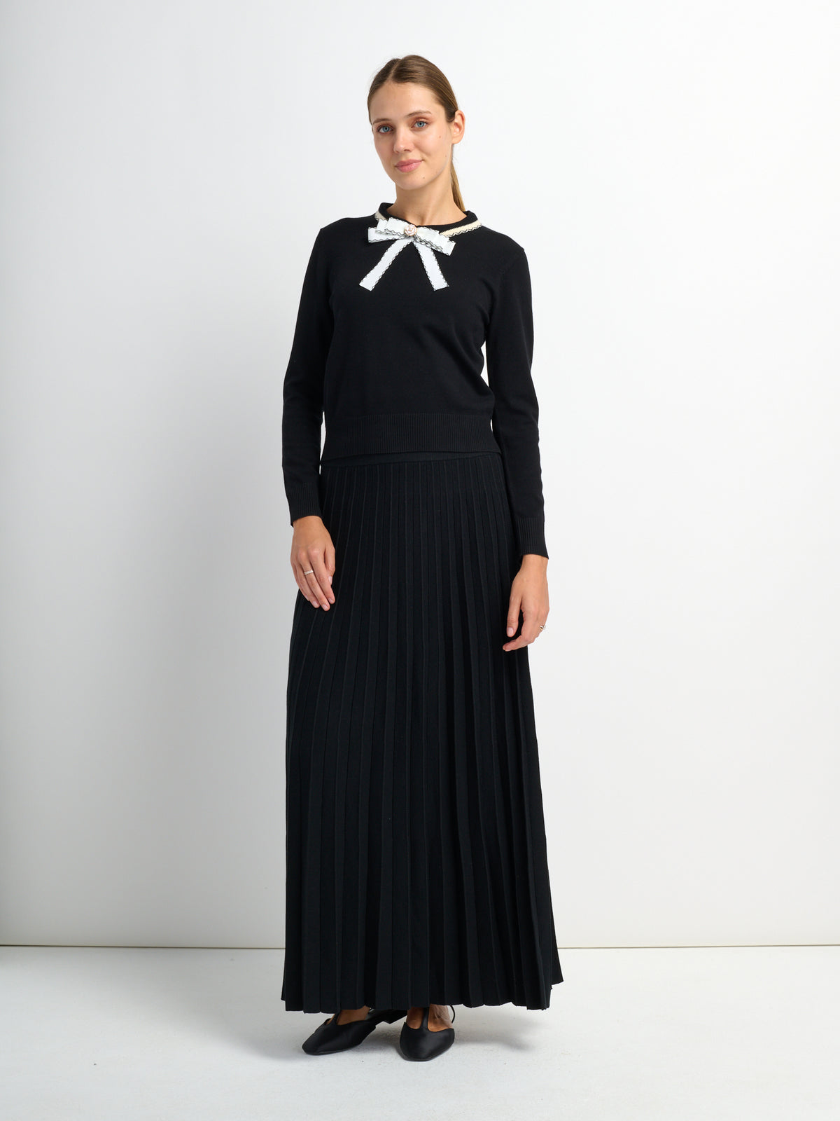 Ribbon Bow Sweater - Black
