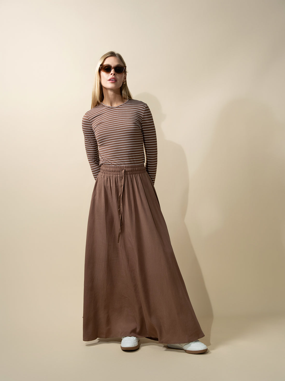 Flat Striped High V Long Sleeve-Brown/White