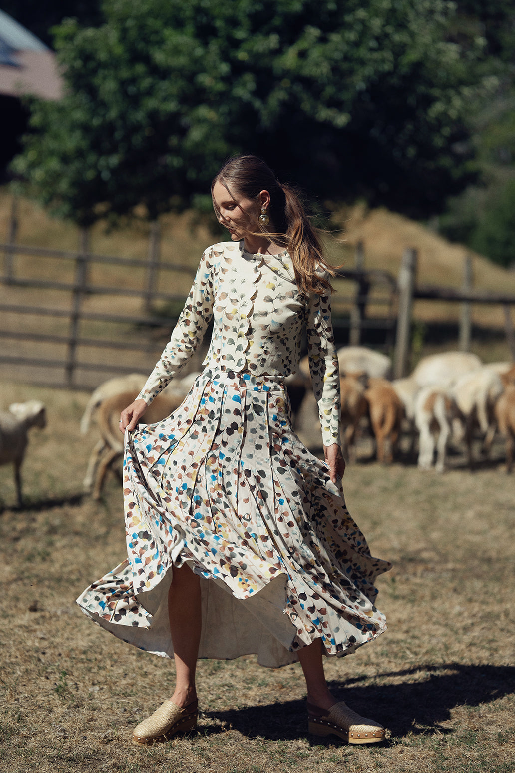 Seamed Pleated Skirt-Neutral Florals