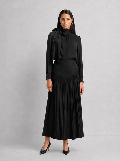 Pointed Yoke Shimmer Skirt - Black