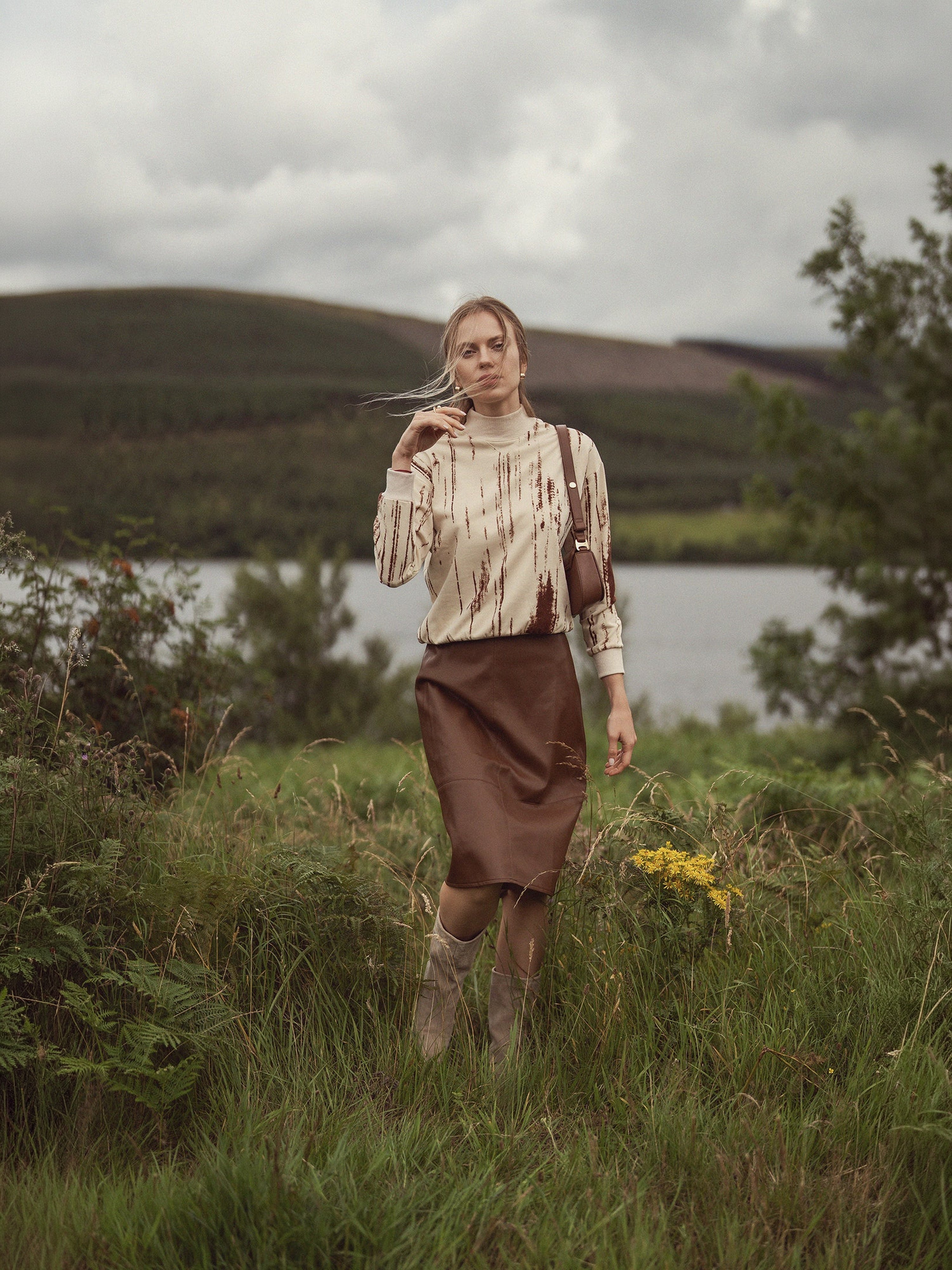 Short A-Line Seamed Faux Leather Skirt-Brown