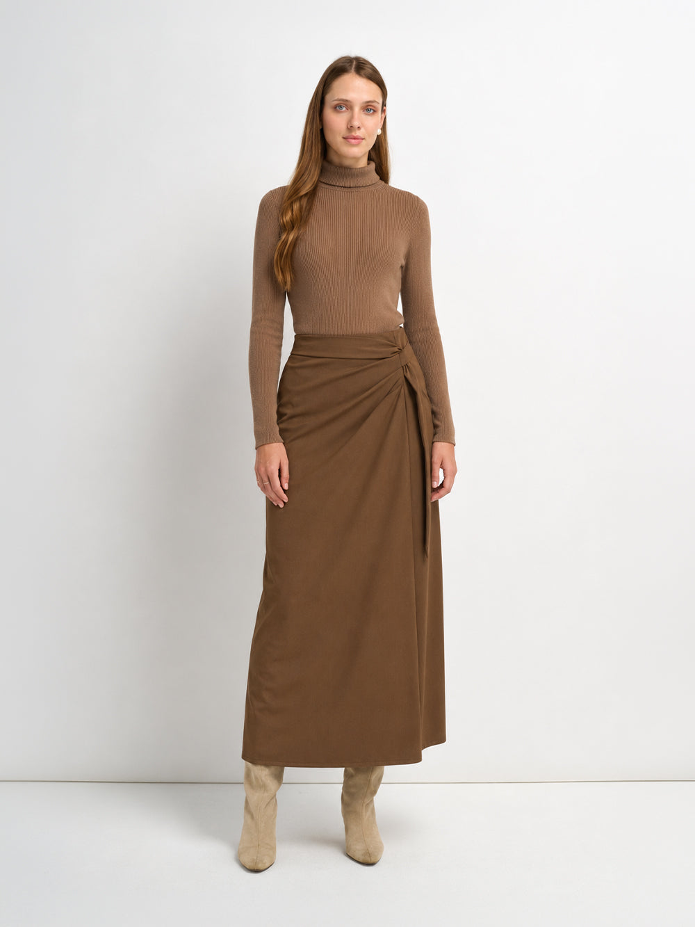 Knit Ribbed Turtleneck-Mocha Mousse