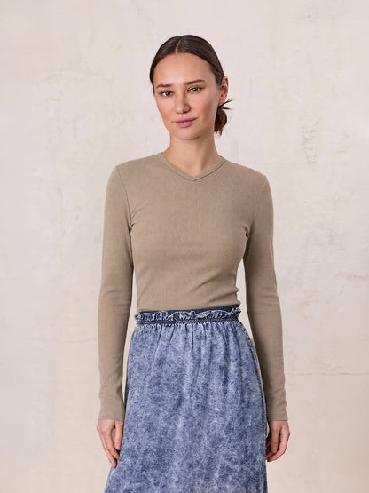 Soft Ribbed High V Tee-Taupe
