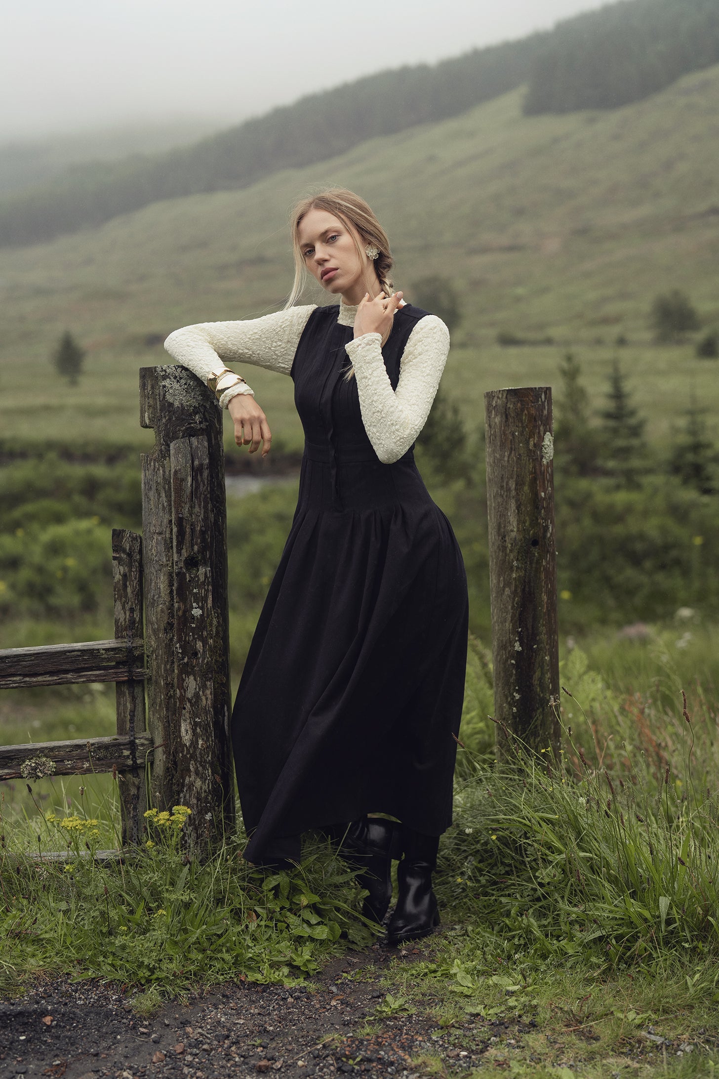 Stitch Down Pleat Jumper-Black