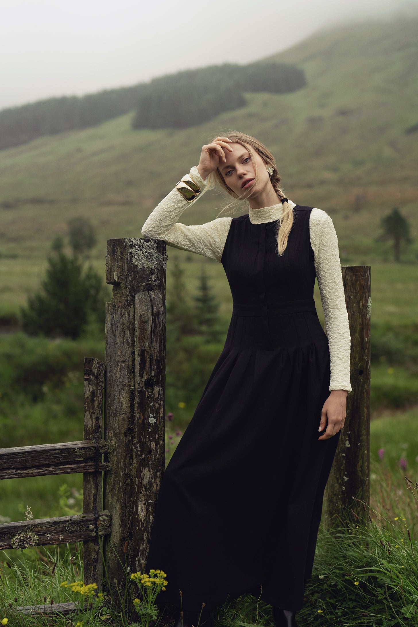 Stitch Down Pleat Jumper-Black