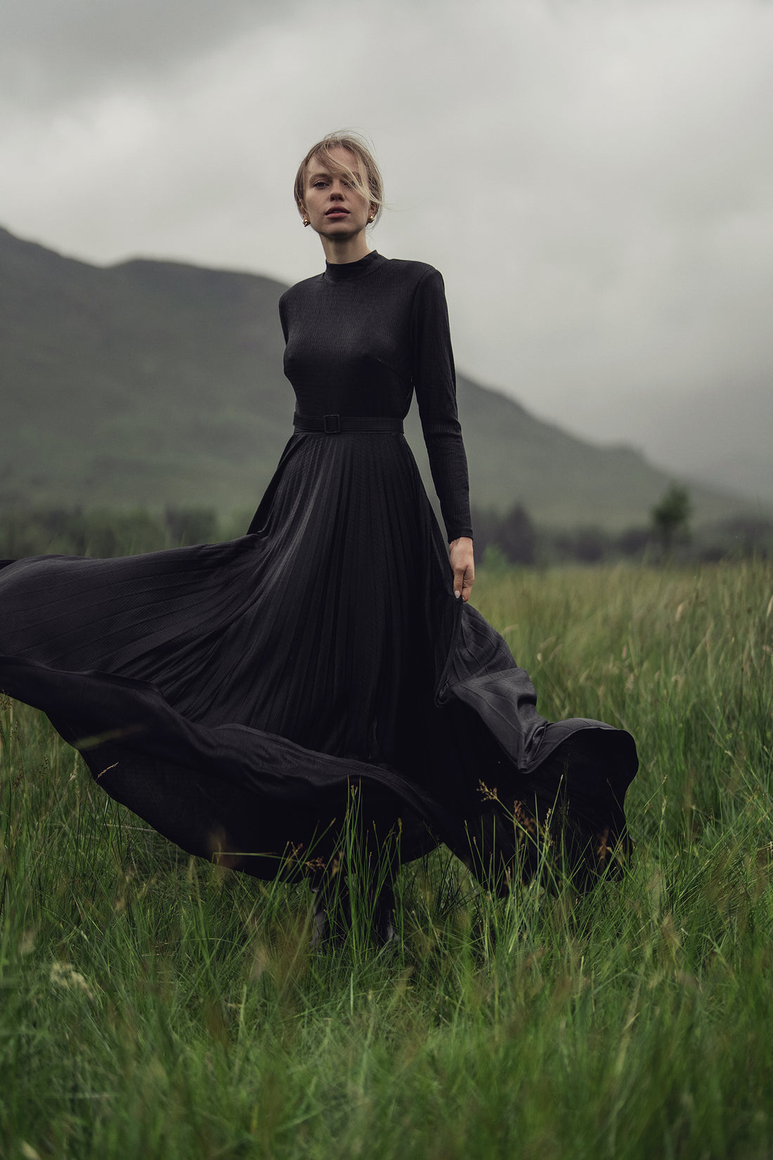 Pleat Bottom Stretch Maxi Dress-Black Shimmer