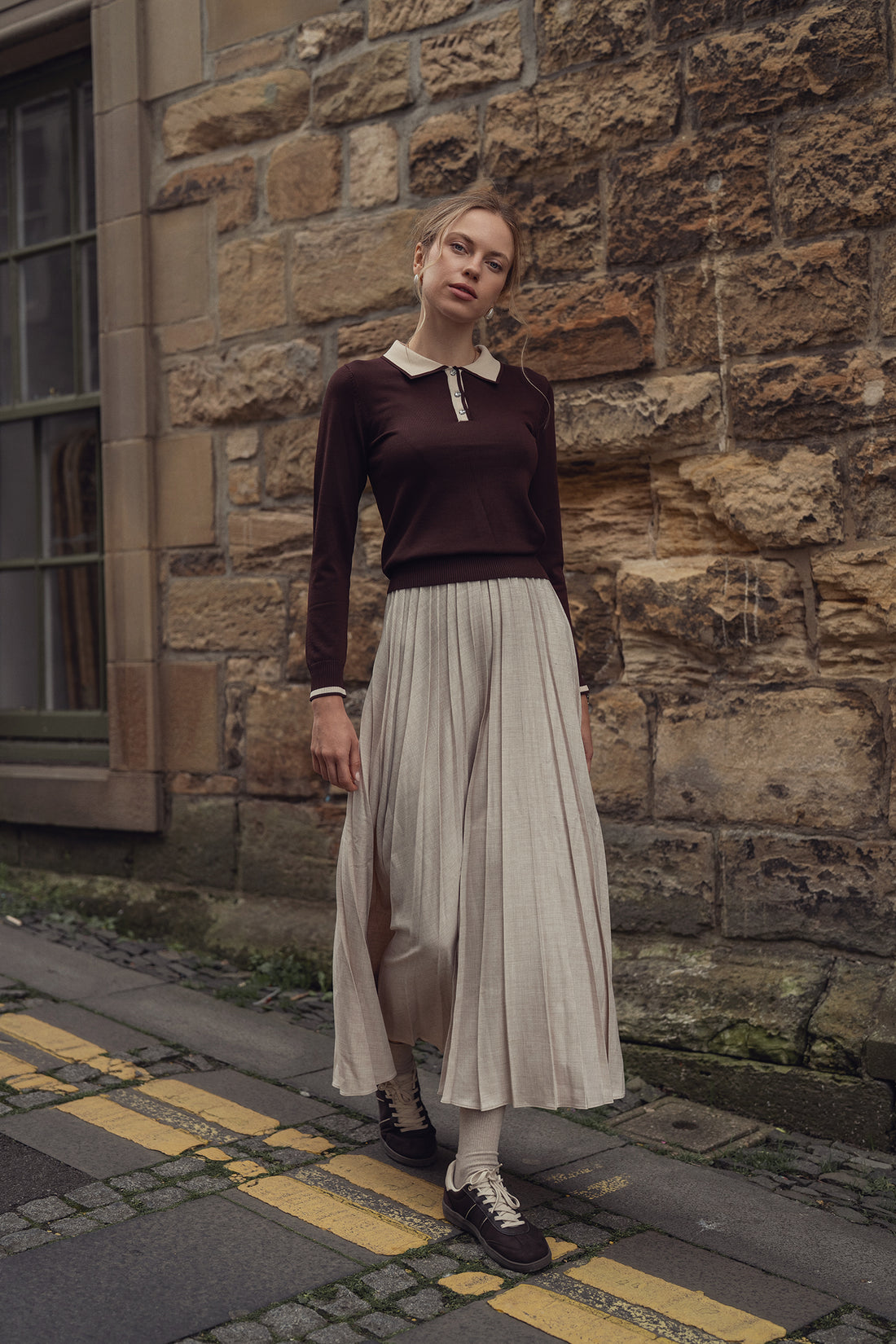 Pearl Button Collar Sweater-Brown/Tan