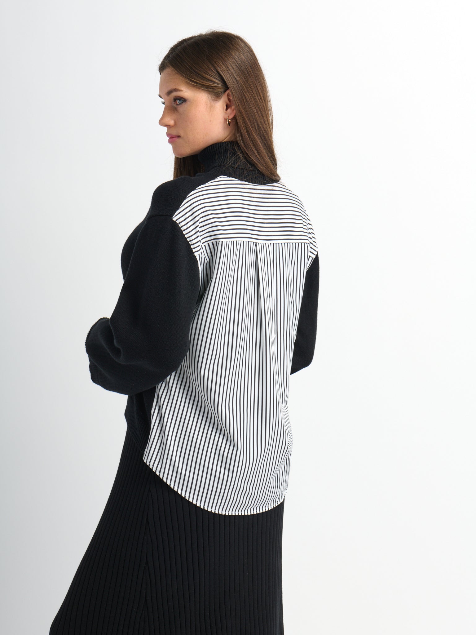 Shirt Back Sweater - Black/White