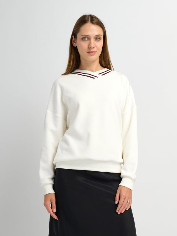 Ribbed Neck High V Sweatshirt - White/Burgundy
