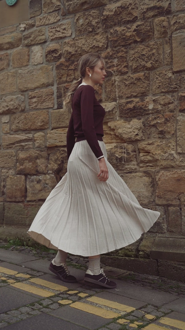Jewel Button Collar Sweater-Brown/Tan