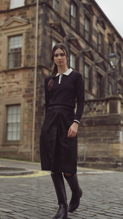 Jewel Button Collar Sweater-Black/Cream
