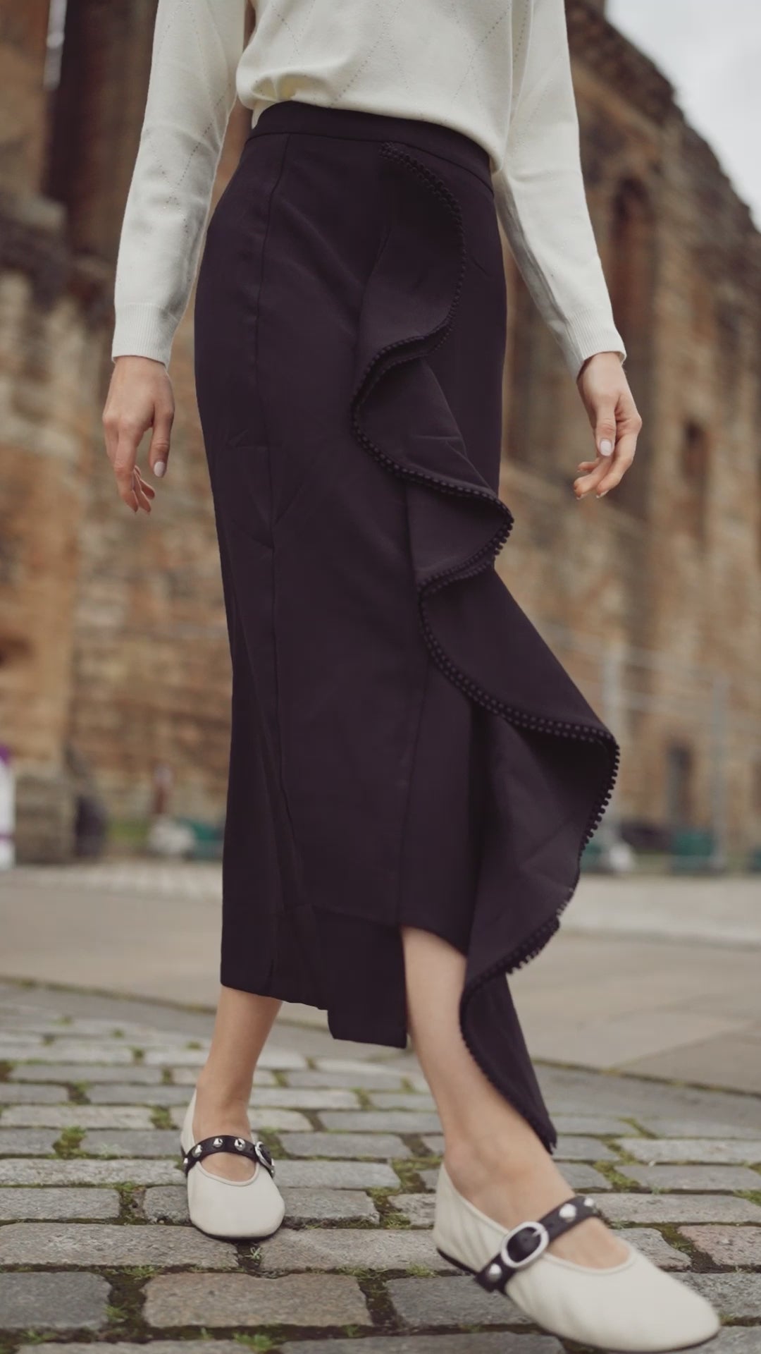 Side Ruffle Skirt-Black