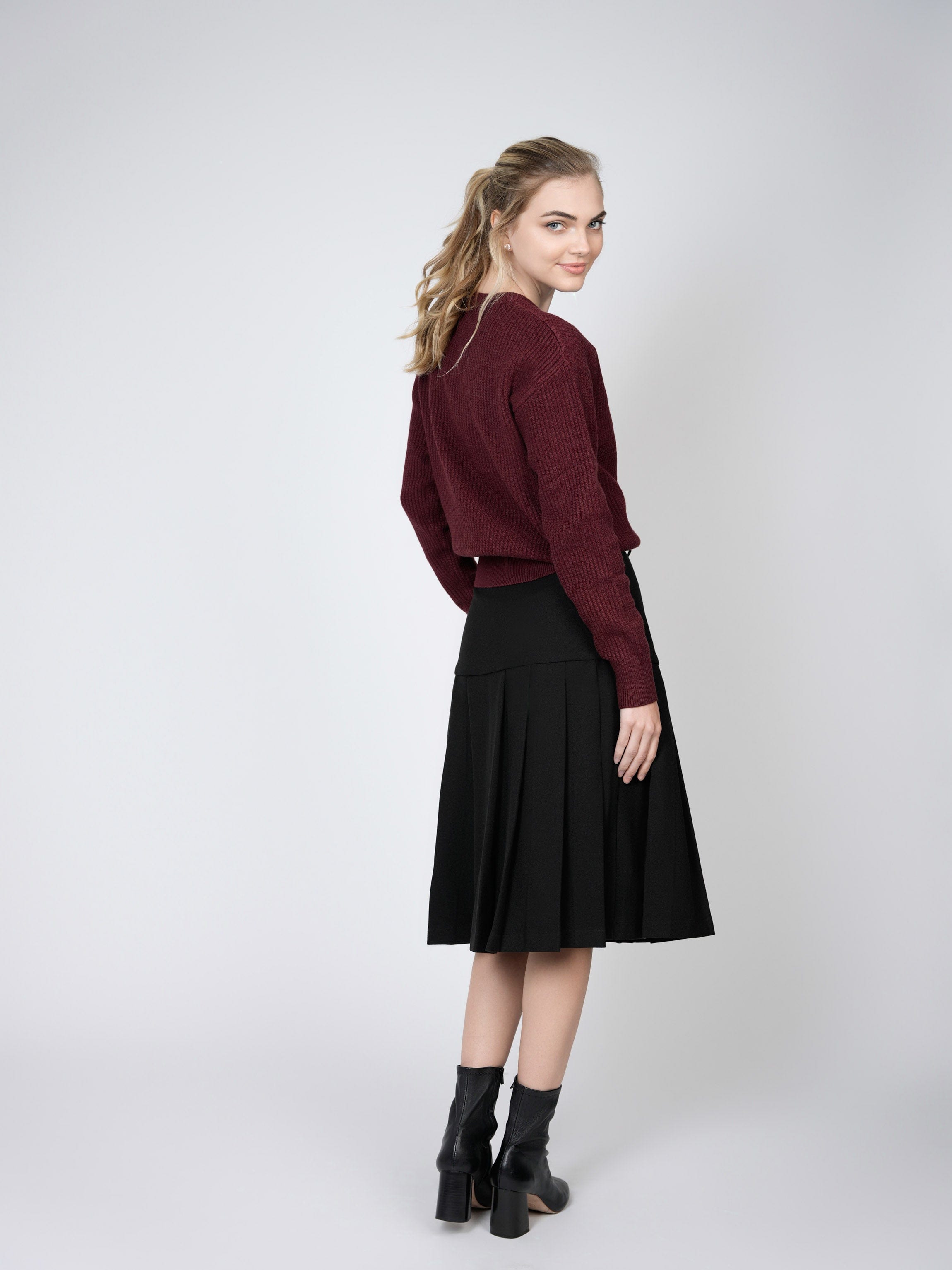 SOLID WAFFLE KNIT TOP-BURGUNDY