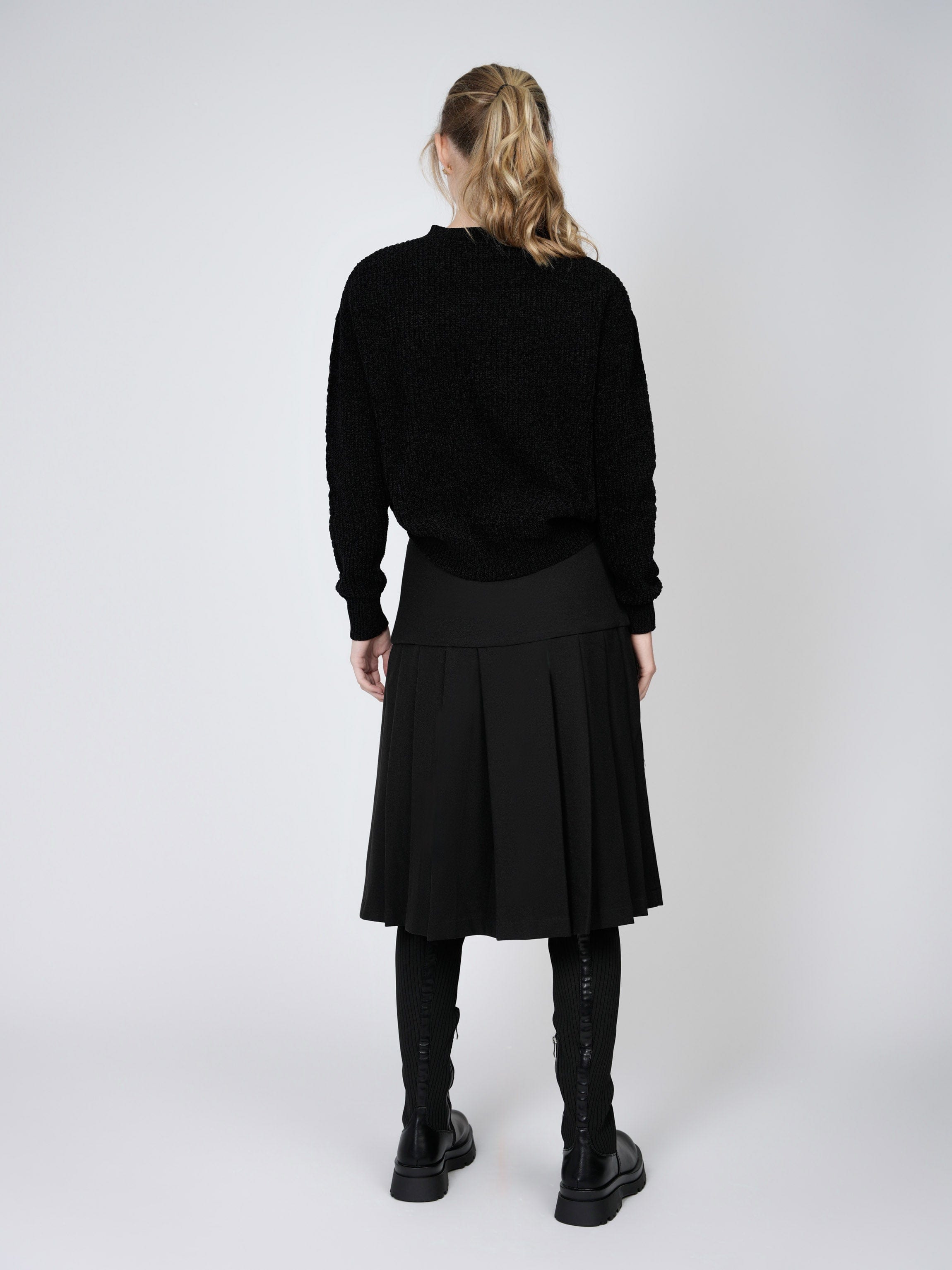 CHENILLE SWEATER-BLACK