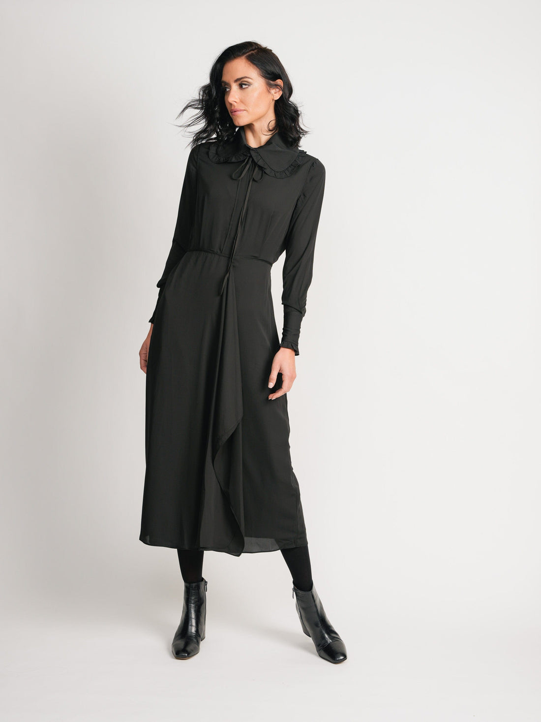 RUFFLE COLLAR DRESS-BLACK