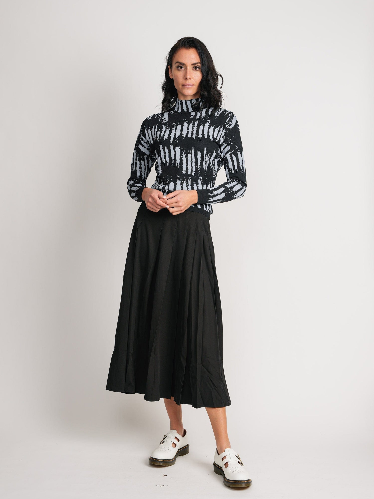 STITCHED DOWN PLEATED SKIRT(LONG)-BLACK