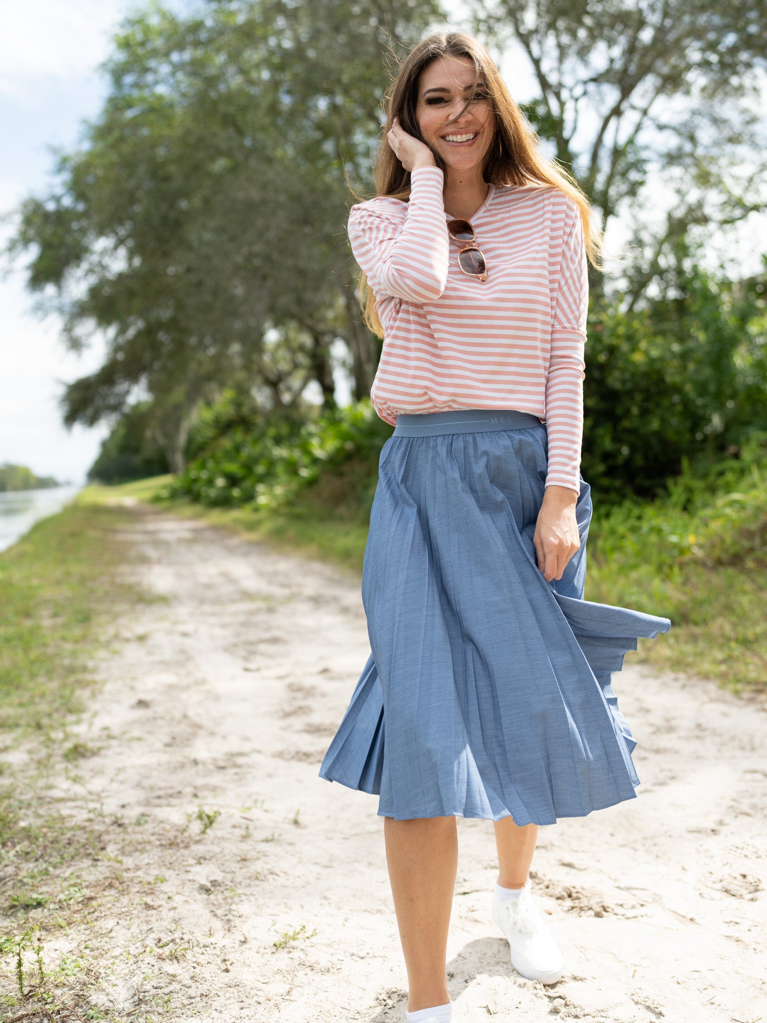 PLEATED SKIRT 27&quot;- LIGHT DENIM