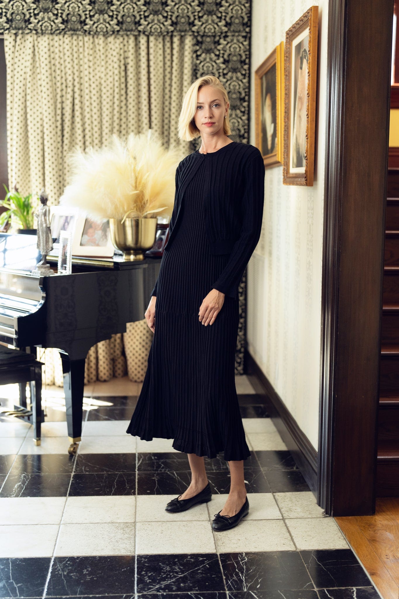 RIBBED SLEEVELESS DRESS-BLACK