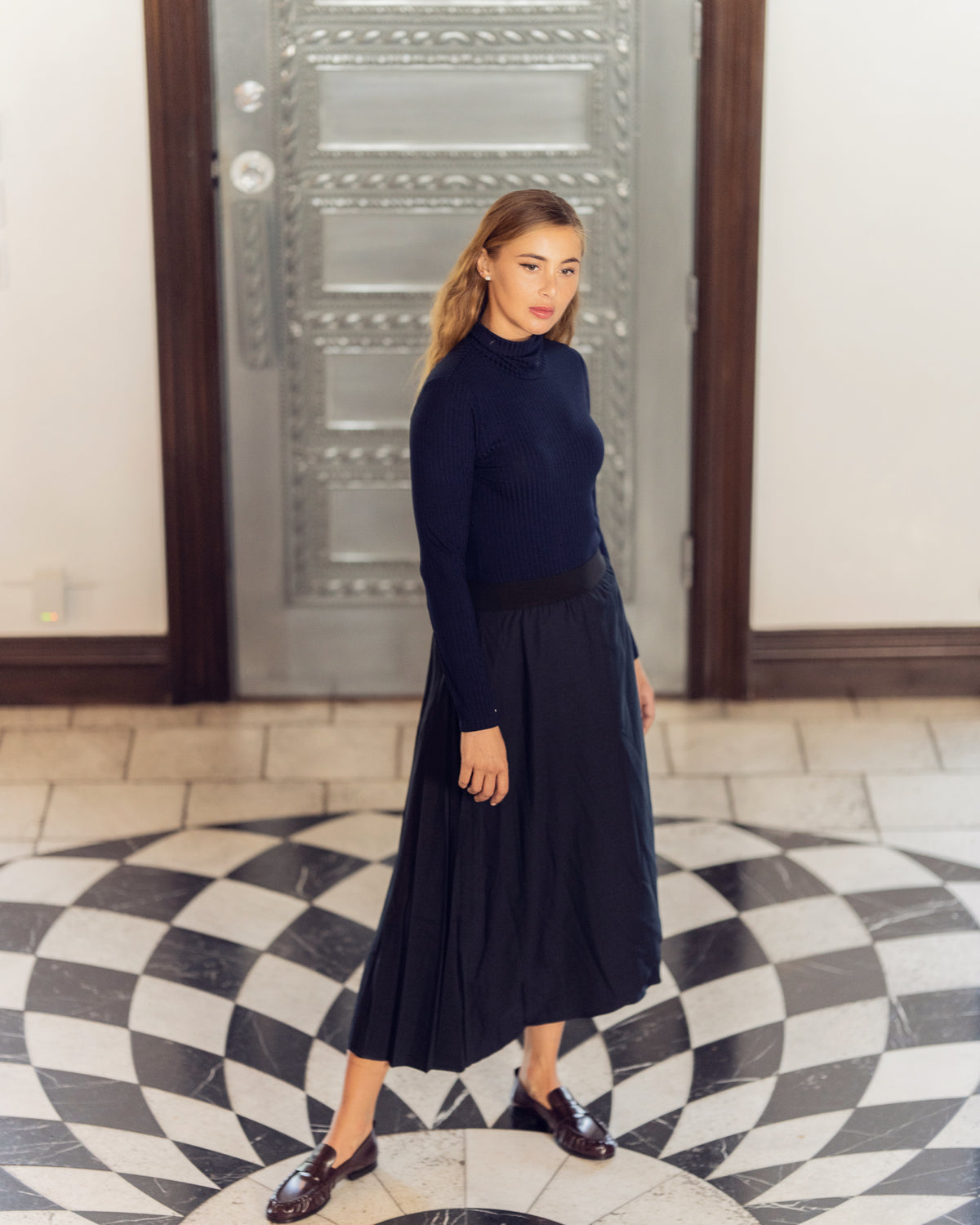 FLAT FRONT PLEATED SKIRT 35"-NAVY