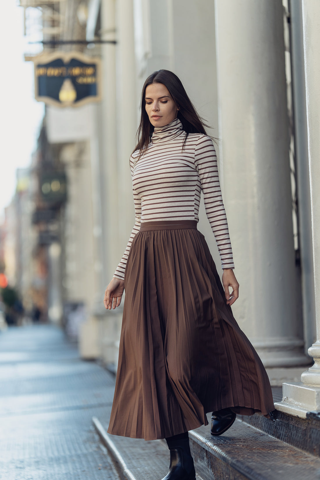 STRIPE TURTLENECK-HEATHER BROWN