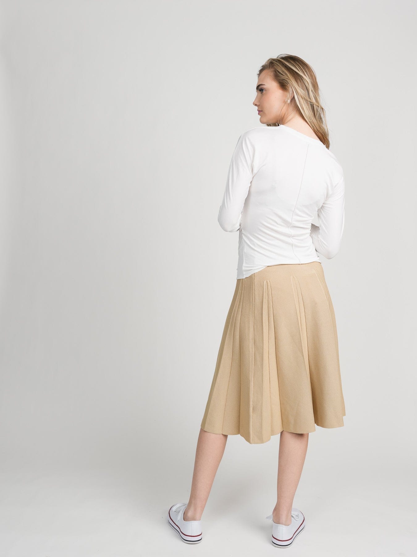 KNIT PLEATED SKIRT (24&quot;)-TAN