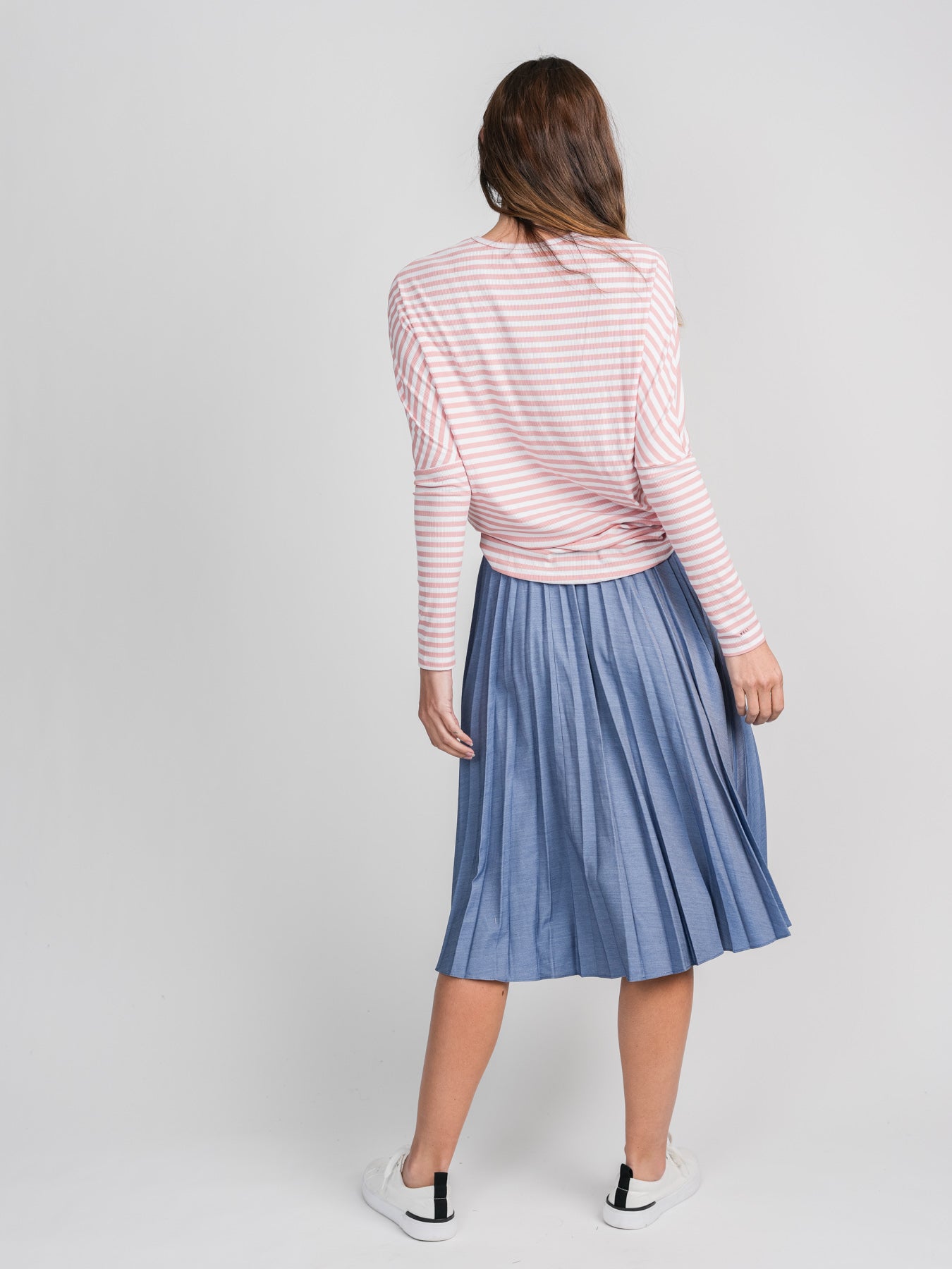 PLEATED SKIRT 24&quot;-LIGHT DENIM