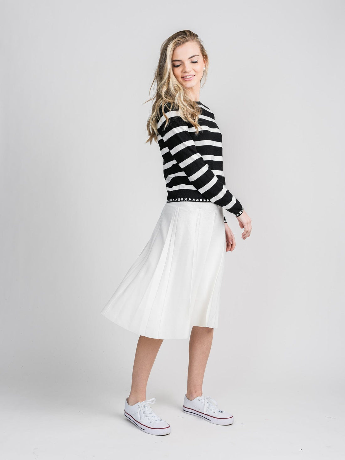 KNIT PLEATED SKIRT (24&quot;)-WHITE