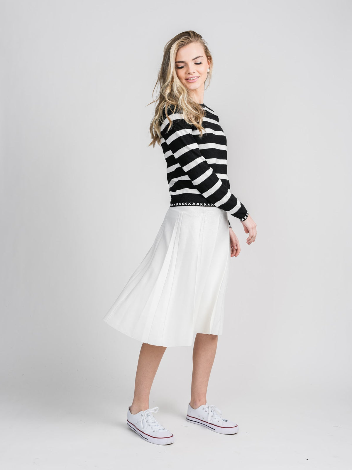 KNIT PLEATED SKIRT (24")-WHITE