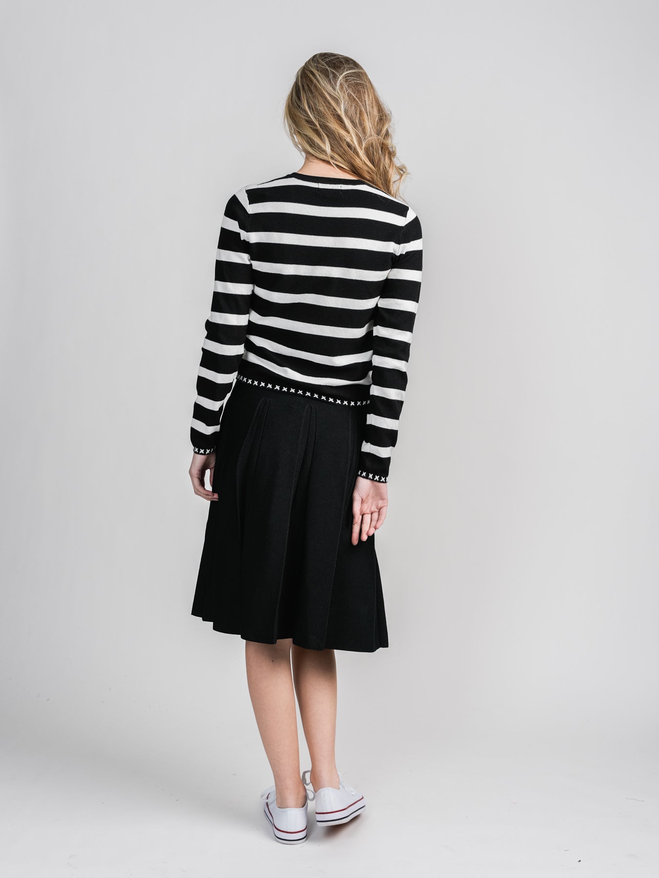 KNIT PLEATED SKIRT (24&quot;)-BLACK