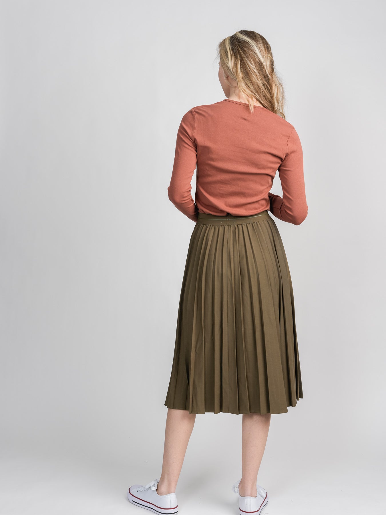 PLEATED SKIRT 27&quot; - OLIVE