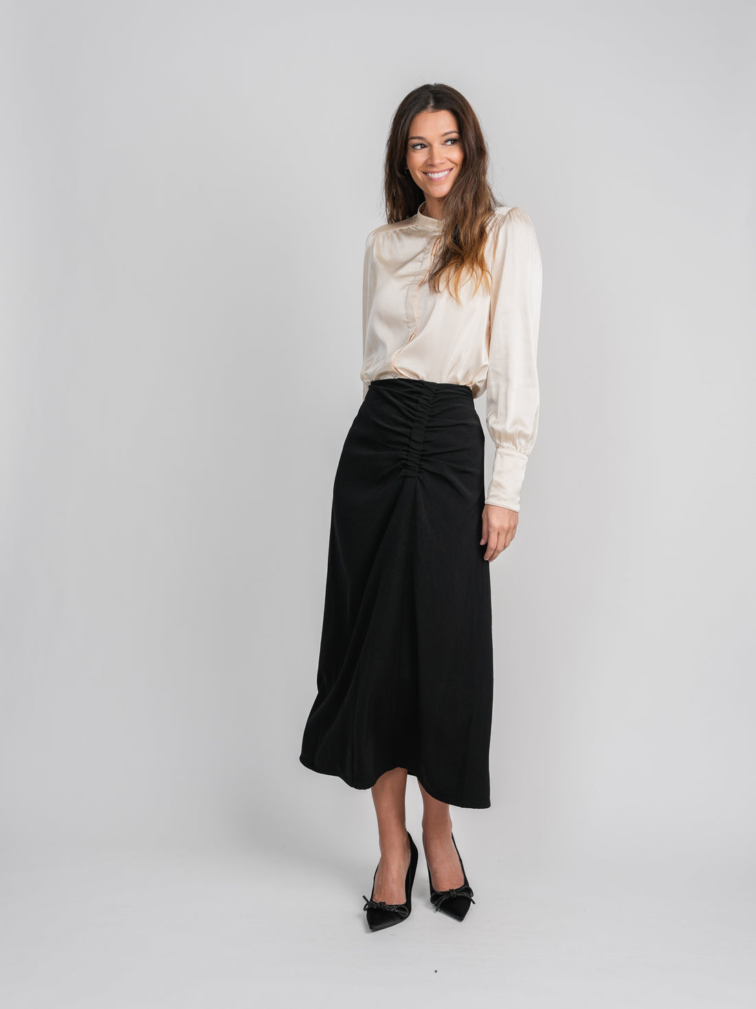 SIDE RUCHED SKIRT-BLACK