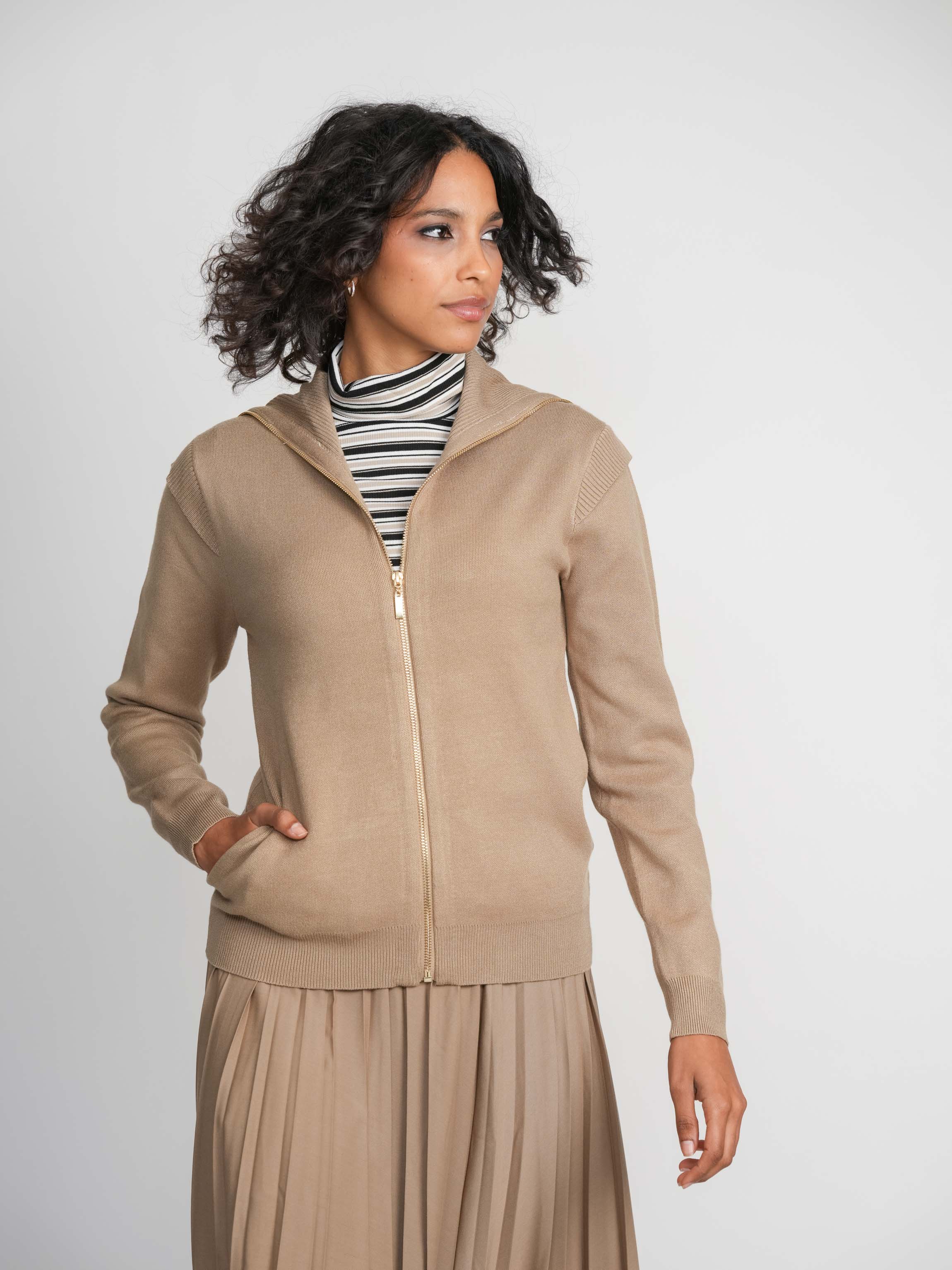 BOMBER SWEATER-TAN