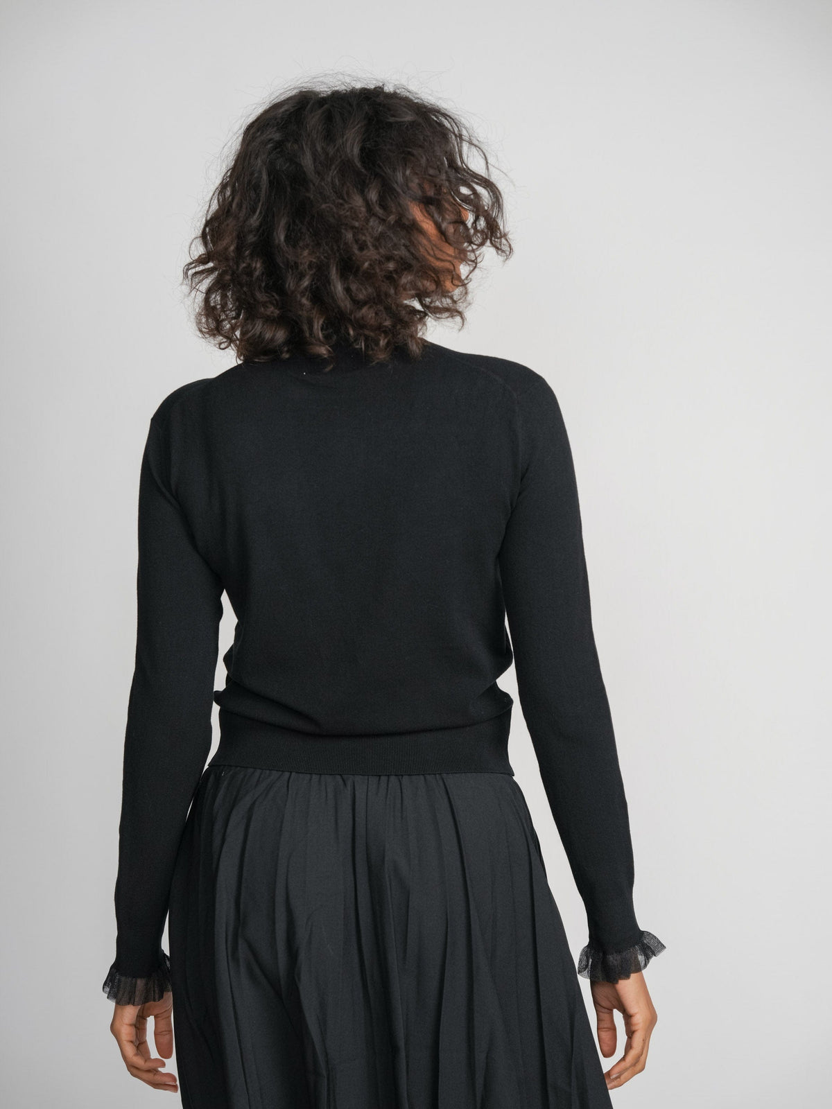 RUFFLE CREW-BLACK