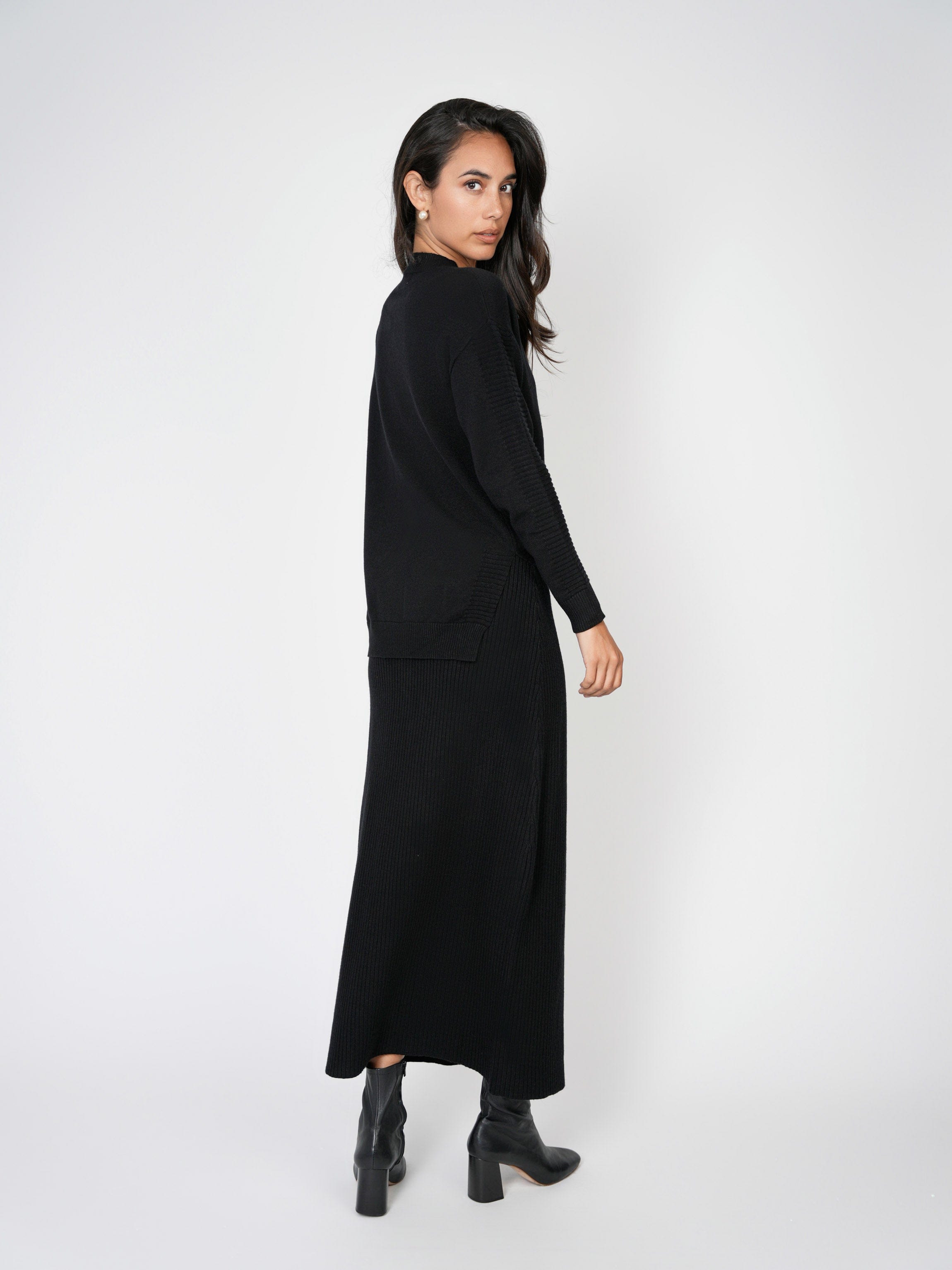 DRAWSTRING KNIT SKIRT-BLACK